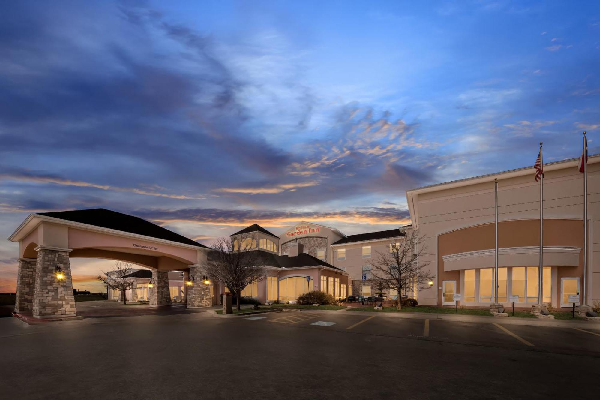 Hilton Garden 3*