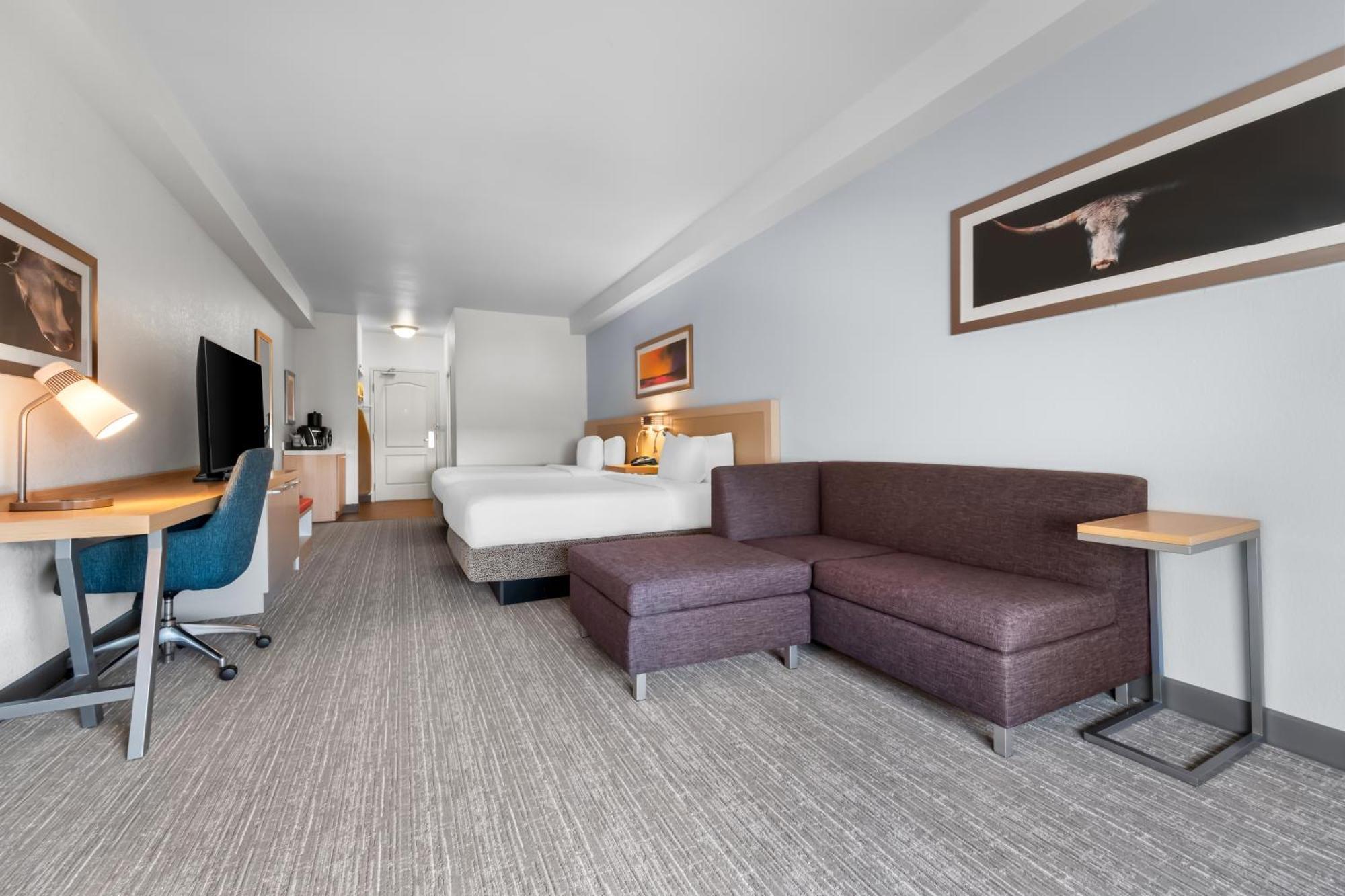 Hilton Garden Hotel 3*